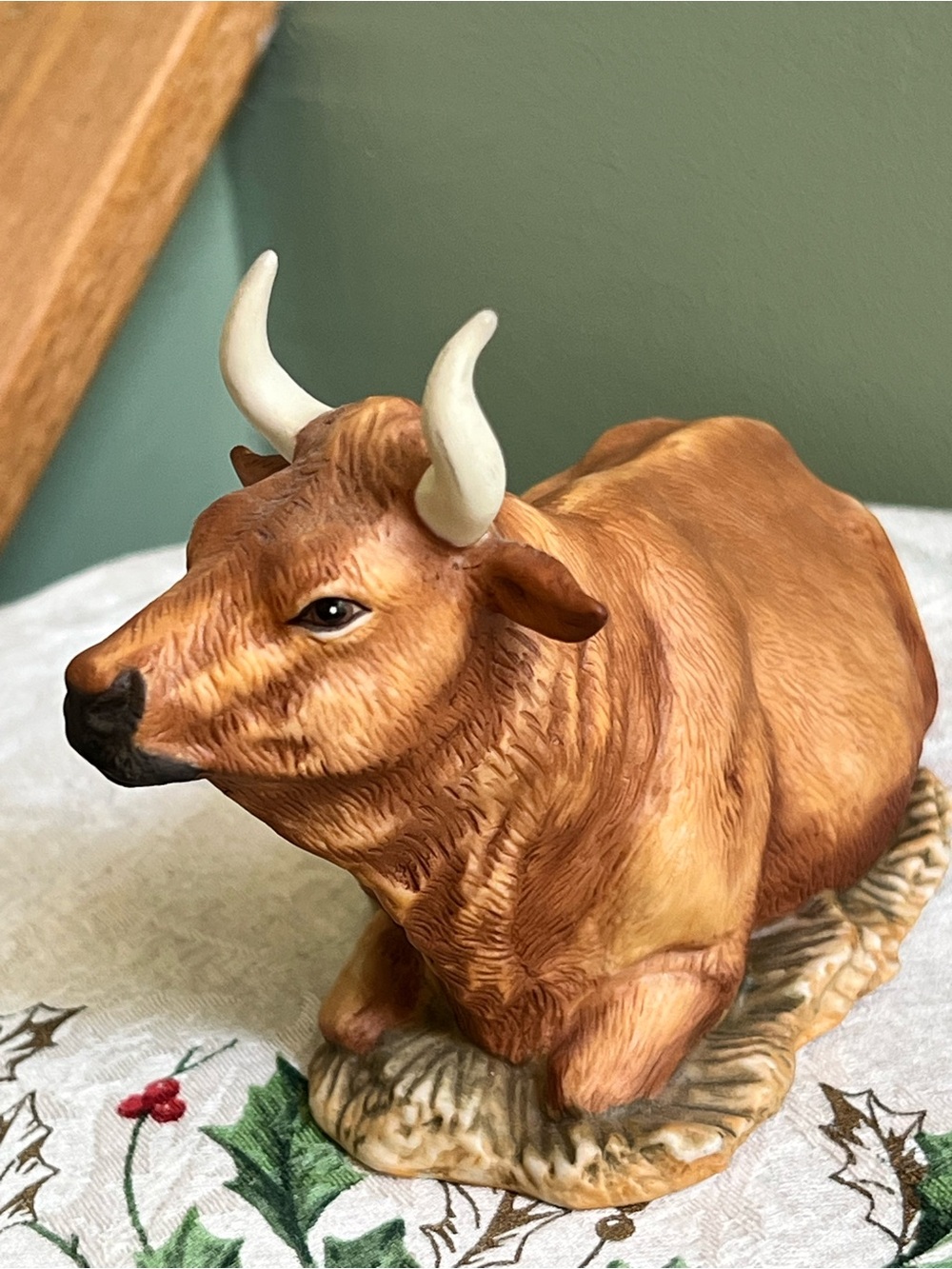 Franklin Mint The Nativity - Ox figure, dated 1989.